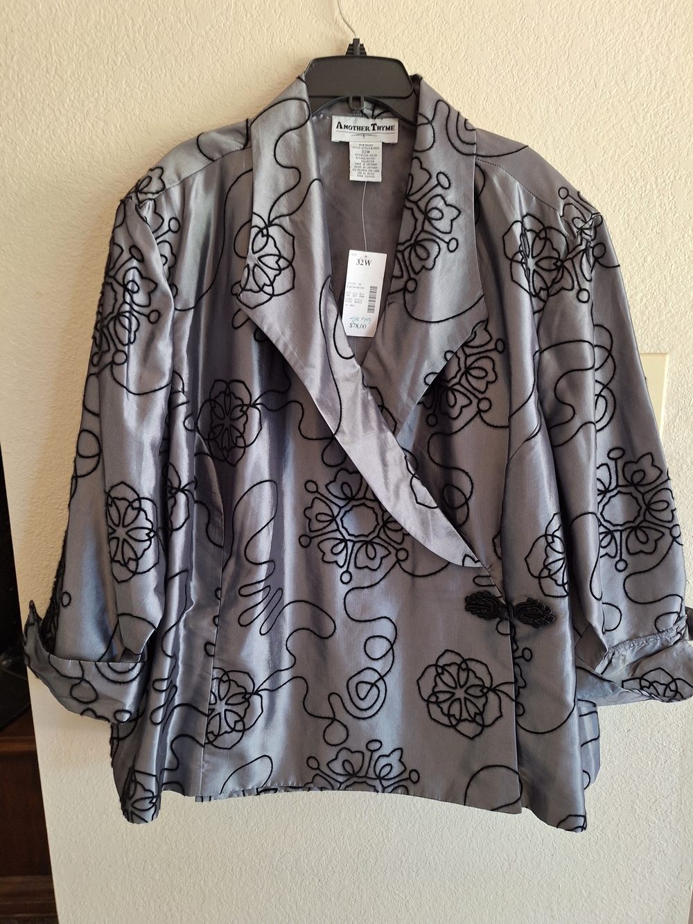 Another Thyme Plus Sz32 Silver Floral Embroidered Satin Wrap Blazer NWT